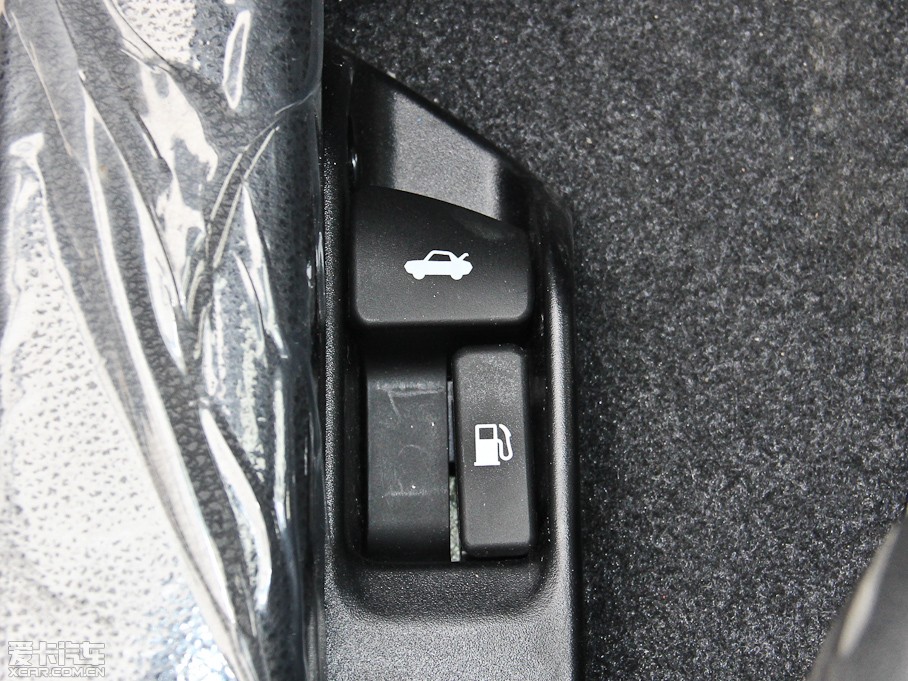 2014_ 1.8L CVT GLX-i