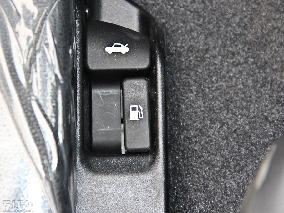 2014_ 1.8L CVT GLX-i