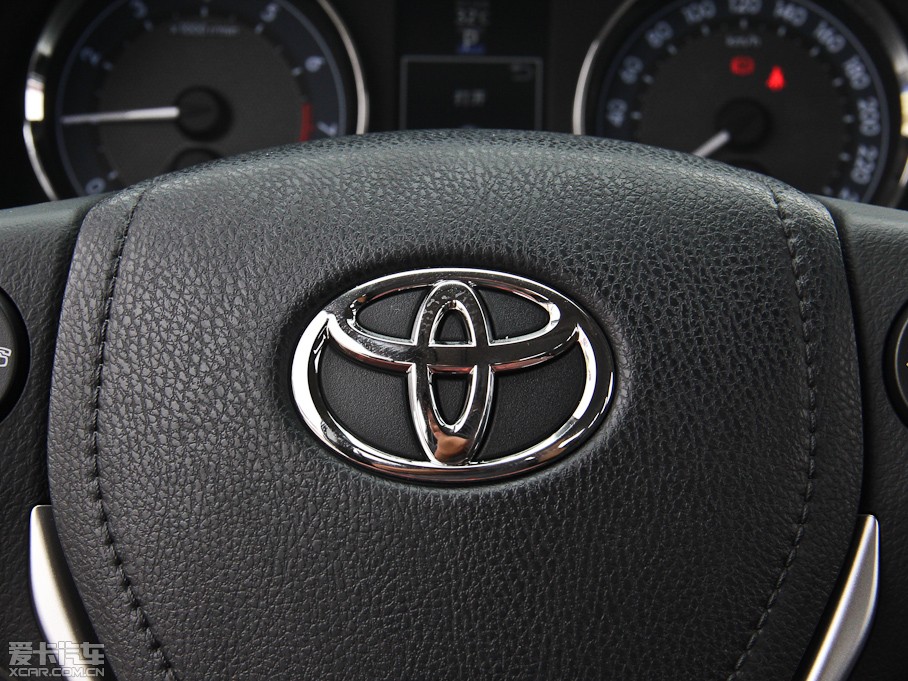 2014_ 1.8L CVT GLX-i