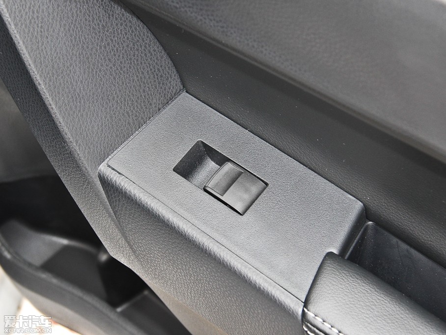 2014��_�� 1.8L CVT GLX-i