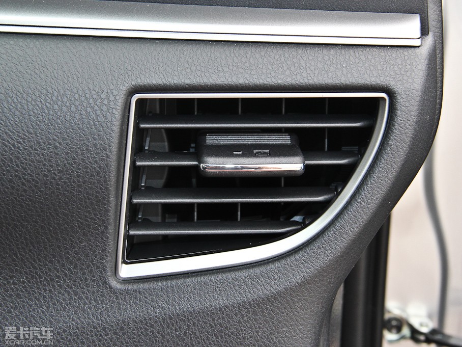 2014��_�� 1.8L CVT GLX-i