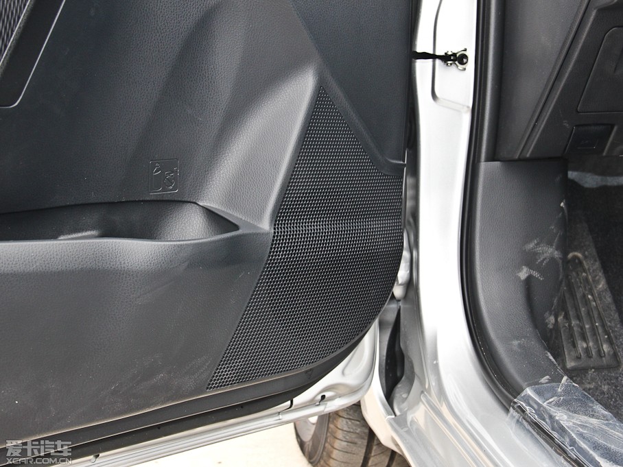 2014��_�� 1.8L CVT GLX-i