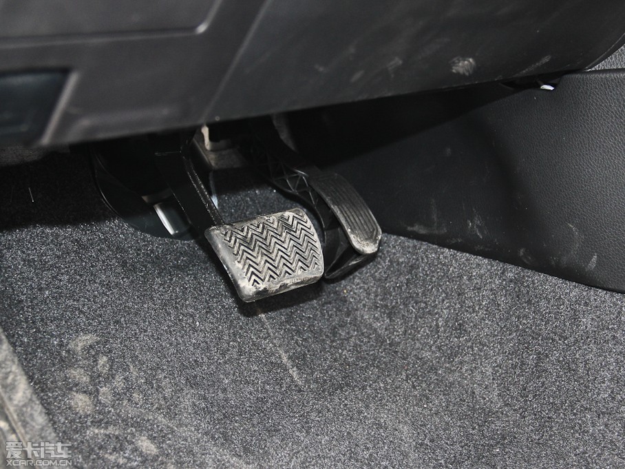 2014��_�� 1.8L CVT GLX-i