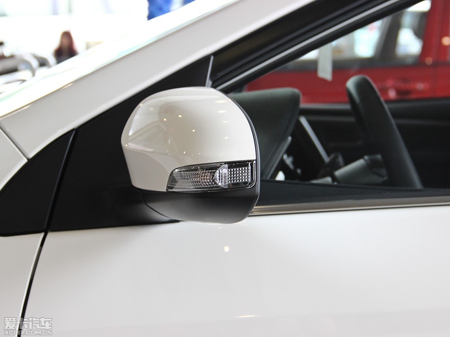 2014_ 1.6L CVT GLX-i(do)