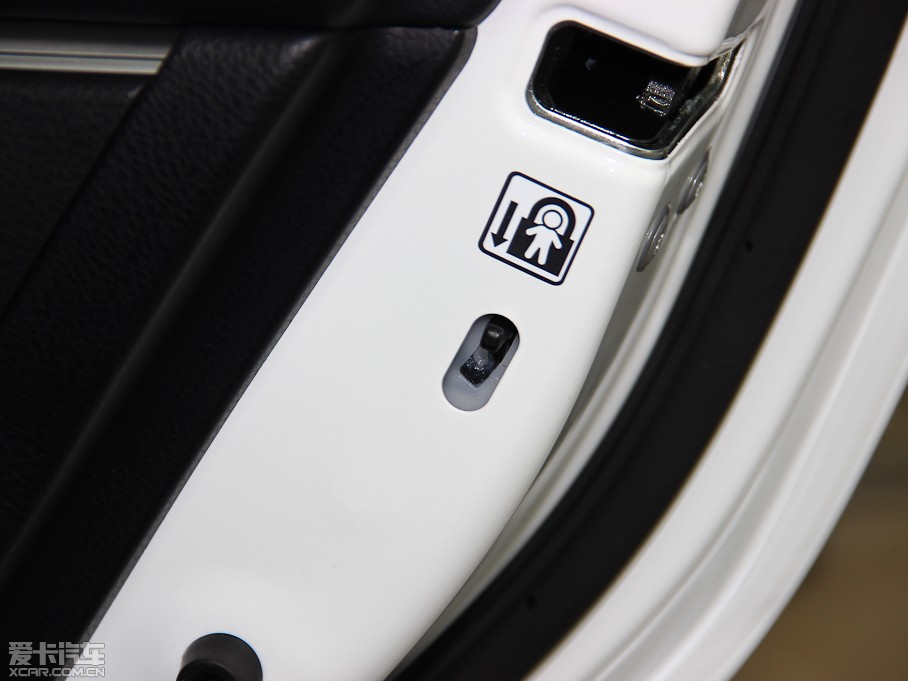 2014_ 1.6L CVT GLX-i(do)