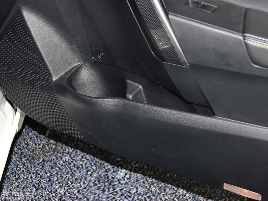 2014_ 1.6L CVT GLX-i(do)