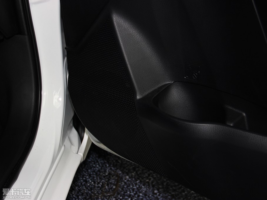 2014_ 1.6L CVT GLX-i