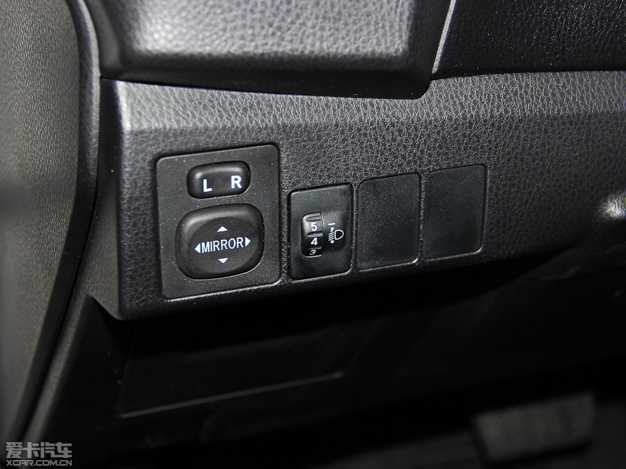 2014_ 1.6L CVT GLX-i(do)