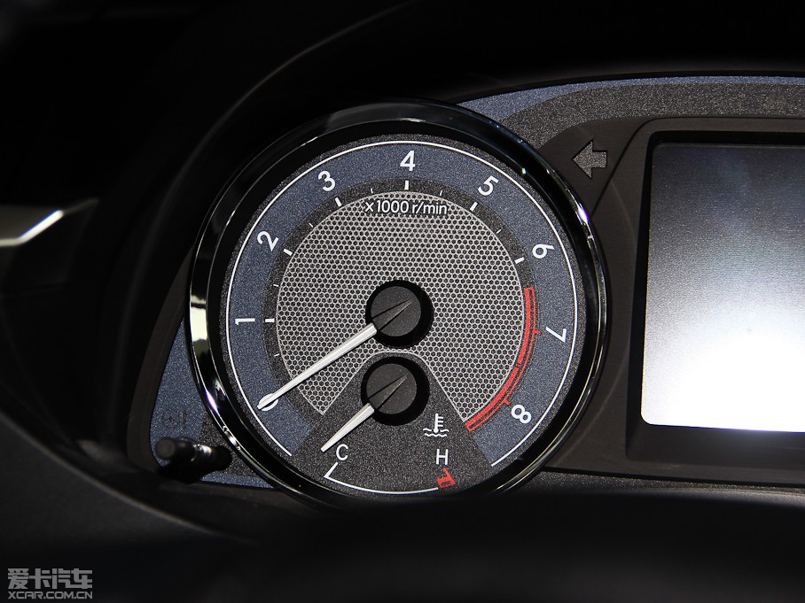 2014_ 1.6L CVT GLX-i(do)