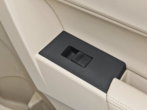 20141.6L CVT GL-iƤ п؅^