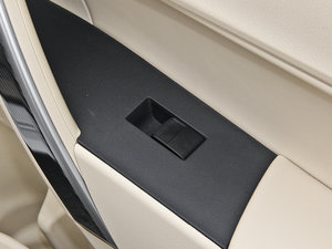 20141.6L CVT GL-iƤ п؅^