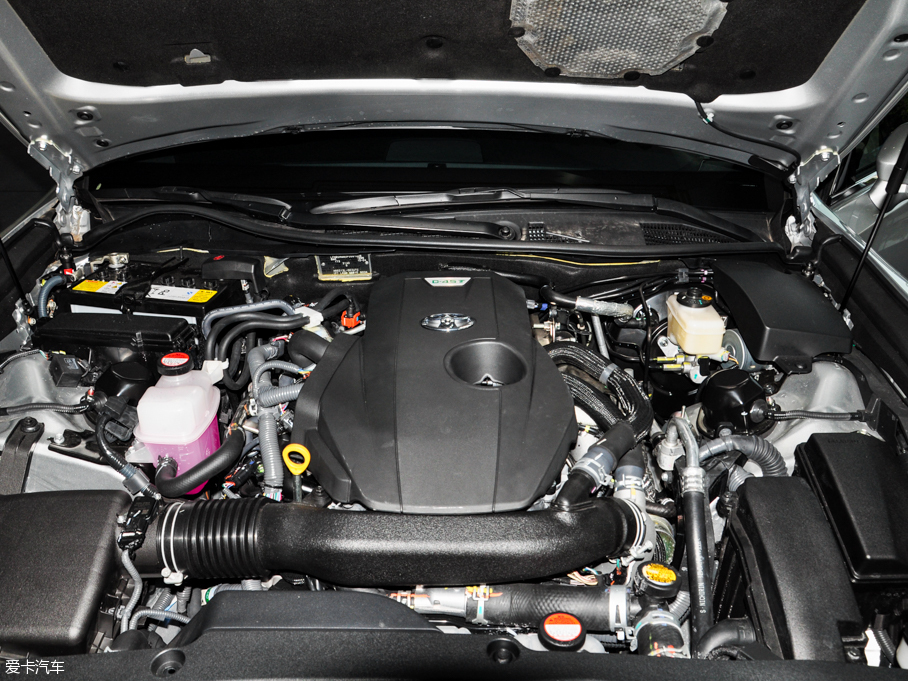 一汽豐田2015款皇冠