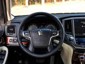 一汽豐田2015款皇冠