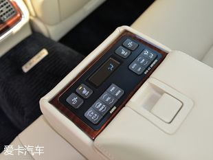 一汽豐田2015款皇冠