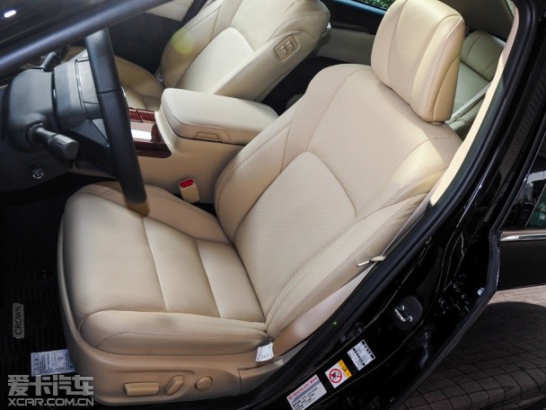 一汽豐田2015款皇冠