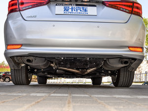 2015款2.5L 豪华版 排气管