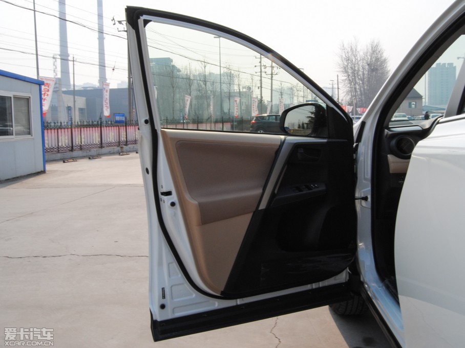 2015RAV4s 2.0L S-CVTLа