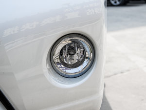 2015款2.7L 自动豪华型 前雾灯