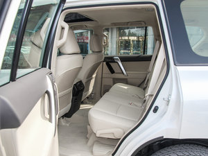 2015款2.7L 自动豪华型 后排空间
