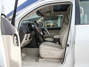 2015款2.7L 自动豪华型 前排空间
