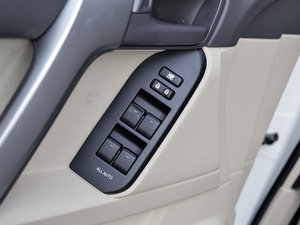2015款2.7L 自动豪华型 主驾车窗控制区	