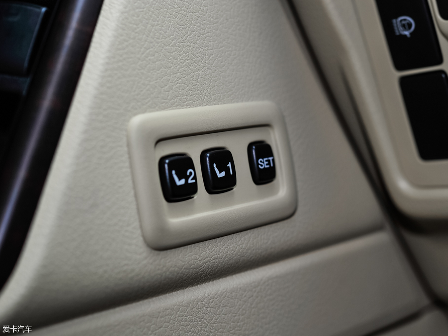 2016 3.5L V6 ԄVX NAVI