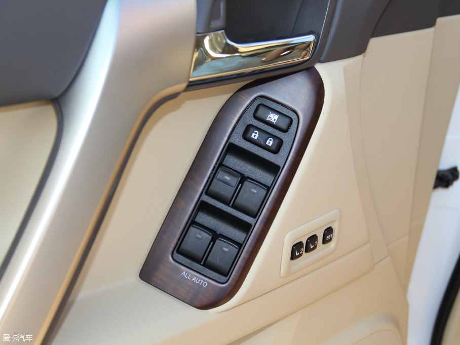 2016 3.5L V6 ԄVX NAVI