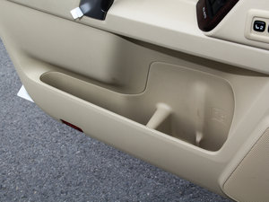 20163.5L V6 Ԅ(dng)VX NAVI ǰT(ch)g