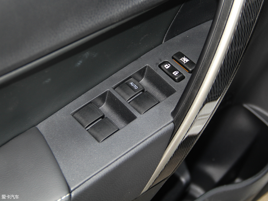 2016_ 1.6L CVT GL-iſ