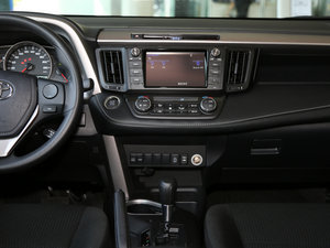 2016款2.0L CVT两驱风尚版 中控台