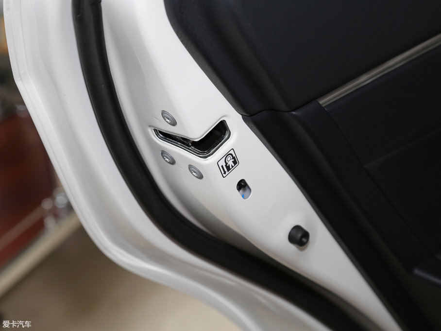 2017_ 1.2T CVT GL-iƤ