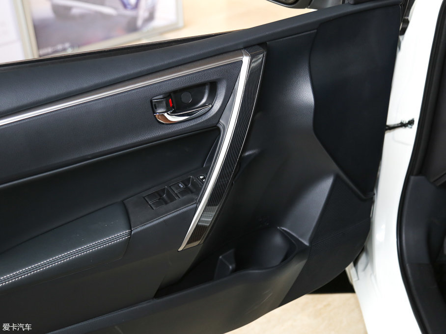 2017_ 1.2T CVT GL-iƤ؄e