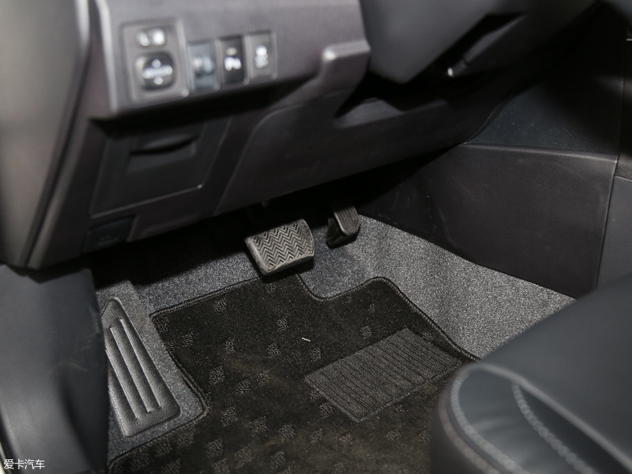 2017_ 1.2T CVT GL-iƤ؄e