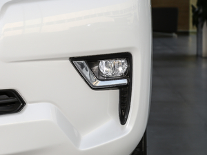 2018款3.5L 自动TX 前雾灯