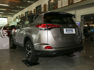 2016款2.0L CVT两驱风尚版 整体外观