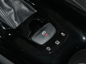 2018款2.0L 奕驰版 驻车制动器