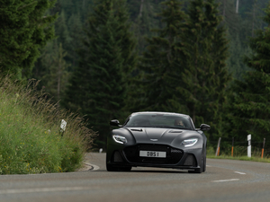 2019Superleggera Coupe w^