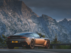 2019Superleggera Coupe w^