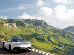 2019Superleggera Coupe w^