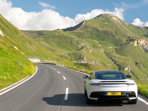 2019Superleggera Coupe w^