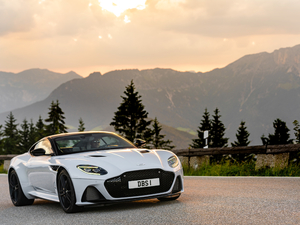 2019Superleggera Coupe w^