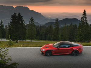 2019Superleggera Coupe w^