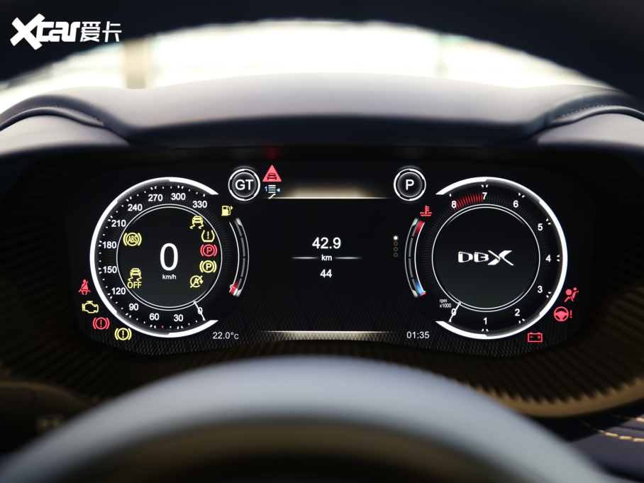 2020�˹�D���R��DBX 4.0T V8 1913�װl������