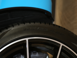 2020��4.0T V8 ݆̥�ߴ�