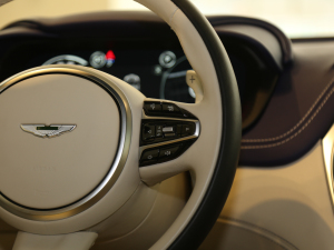 2020��4.0T V8 �п؅^(q��)