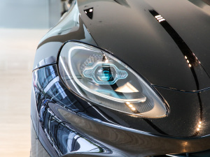 2020��4.0T V8 �������^