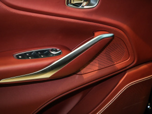 2020��4.0T V8 ���g����