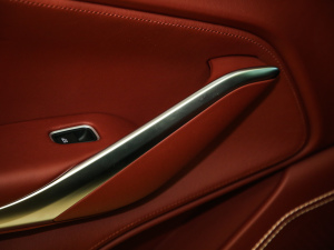 2020��4.0T V8 ���g����