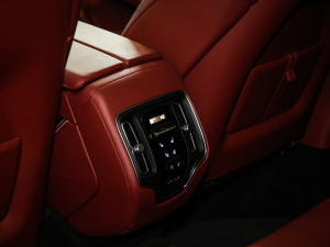 2020��4.0T V8 ���g����