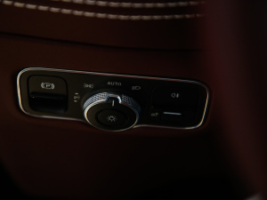 2020��4.0T V8 �п؅^